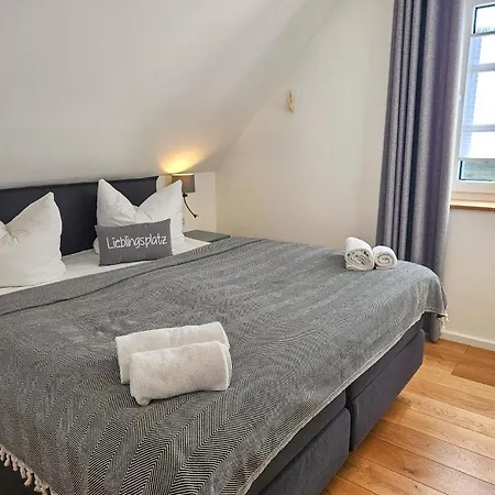 Kuesteneck Mit Meerblick Und Wellnessbereich * Lohme