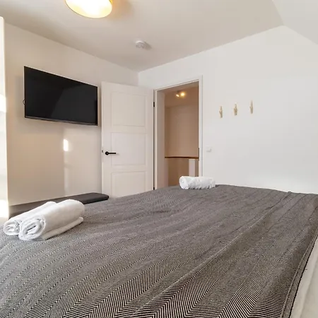 Semesterbostad Kuesteneck Mit Meerblick Und Wellnessbereich *