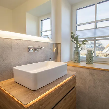 Semesterbostad Kuesteneck Mit Meerblick Und Wellnessbereich *