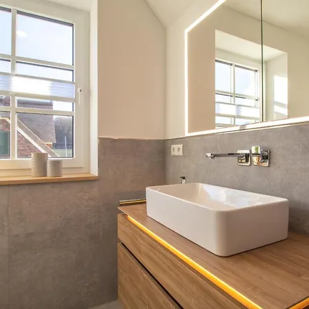 Kuesteneck Mit Meerblick Und Wellnessbereich * Lohme