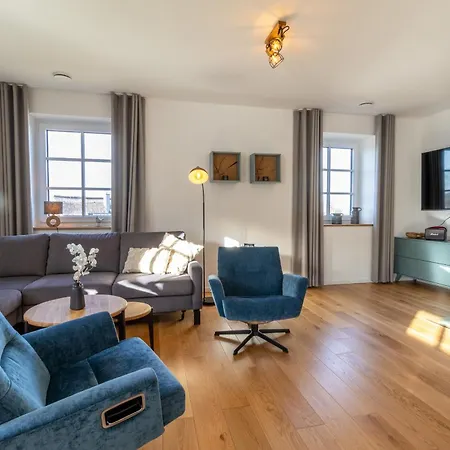 Kuesteneck Mit Meerblick Und Wellnessbereich Nyaraló Lohme