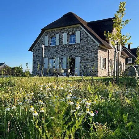 Kuesteneck Mit Meerblick Und Wellnessbereich Semesterbostad Lohme