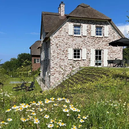 Kuesteneck Mit Meerblick Und Wellnessbereich